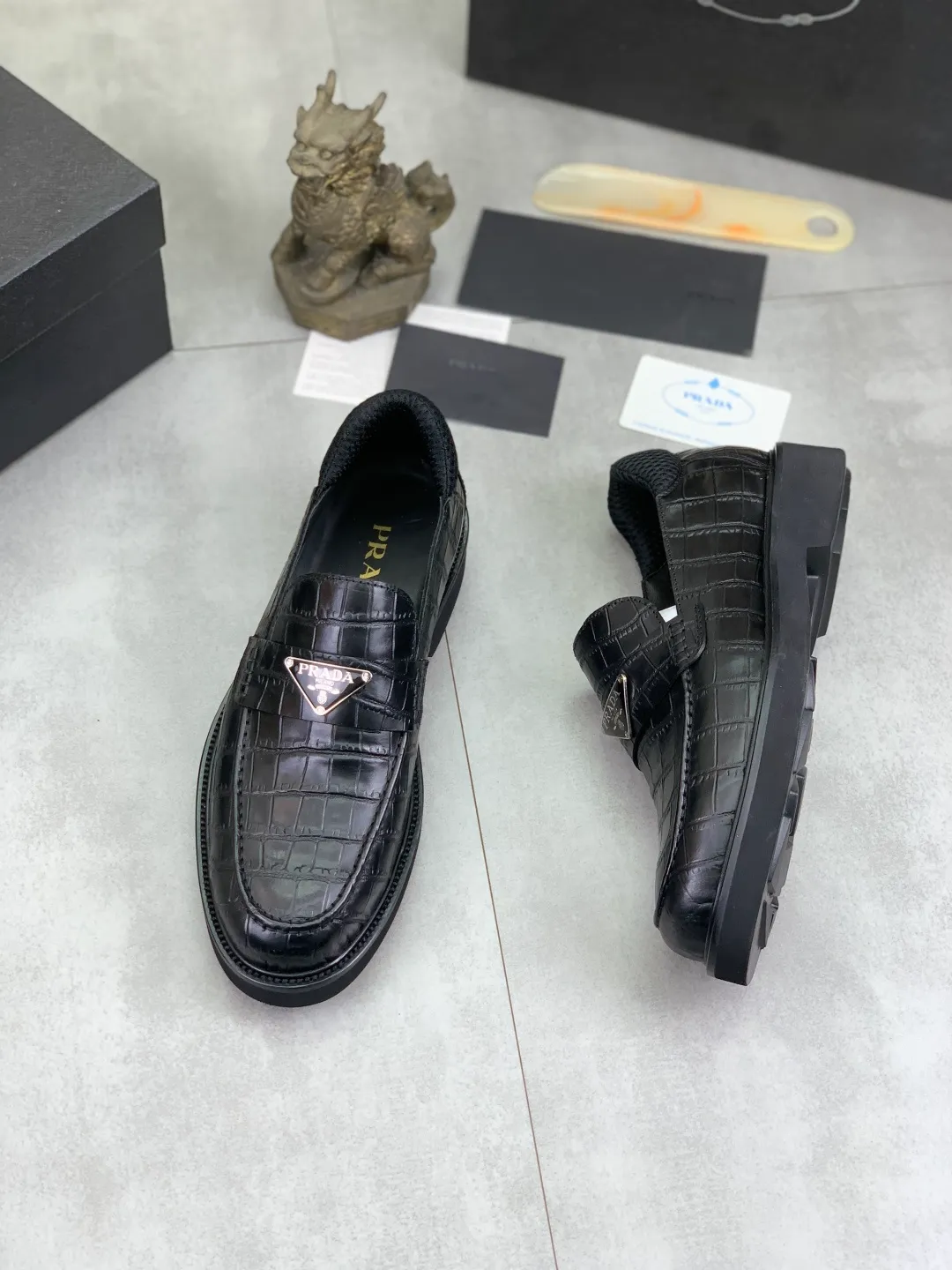 Men's shoes 💰P480 new style 💰 💎💎💎 water-dyed cow lining original order quality PRADA —🆘.Prada original purchase agent, high-end business leather shoes, fabric: imported from Italy cowhide material ➕ water-dyed cow lining/cowhide lining ➕ special original outsole, fine workmanship, real thing ^_^ Photographed 🎬size: 39-44